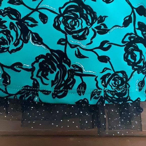 Green and Black Beautiful Dress - As New Condition - Picture 3 of 4